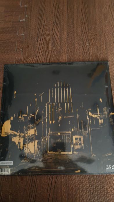 Neil Young 
Harvest
Original Analogue Masters Tapes 
Selado 

Creedence Clearwater Revival 
Live At Royal Albert Hall
Novo
50€

Selados
