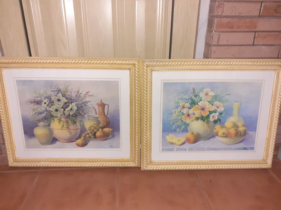 2 quadros lindissimos moldura em madeira anarela