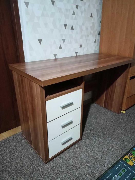 Biurko masywne 120/55