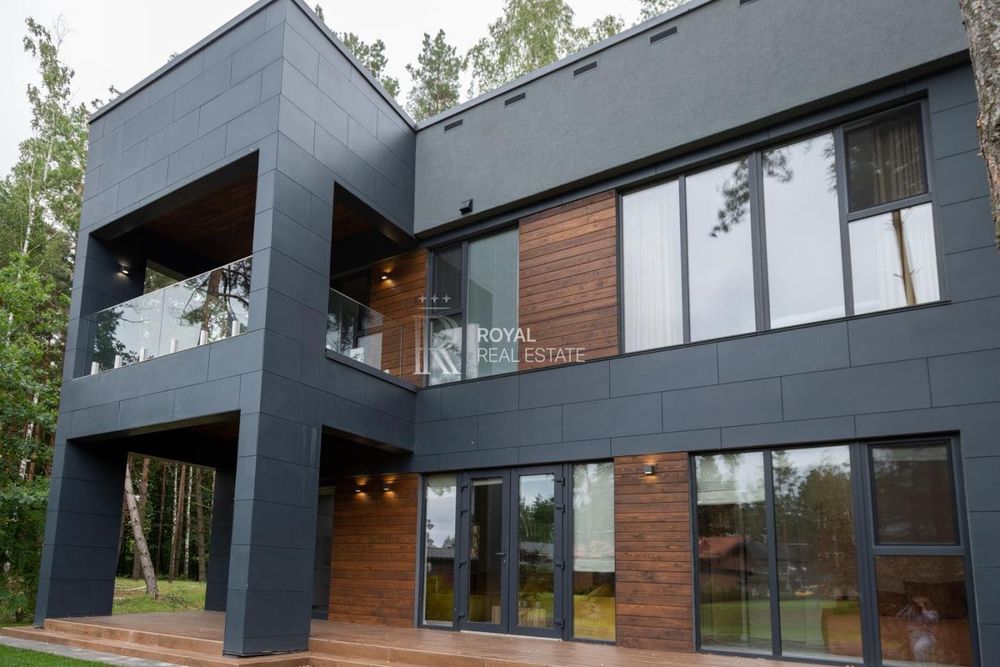 Продаж ділянки з 2 будинками КМ Riviera Village с. Лебедівка Паркінг