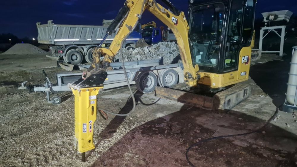 minikoparka 2 tony wynajmę wypożyczę wypożyczalnia minikoparkę młot