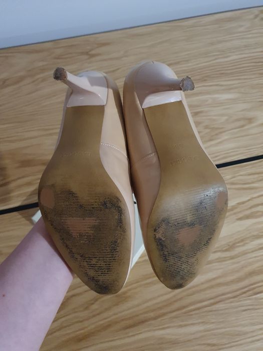 Lasocki szpilki nude beżowe 38