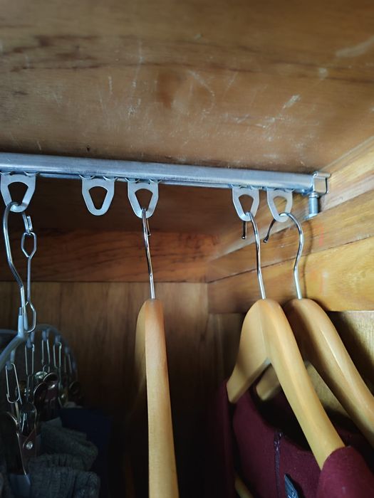 Roupeiro madeira maciça