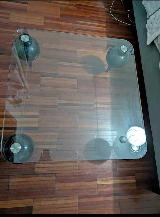Mesa de centro em vidro