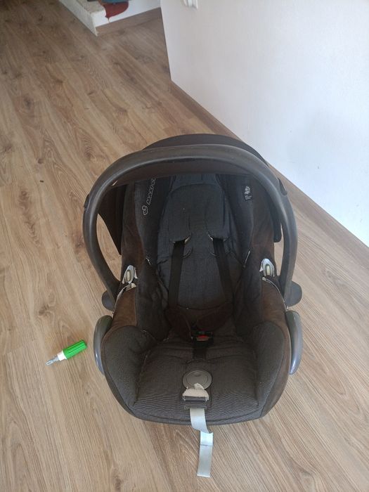 Fotelik samochodowy 0-13 kg oddam