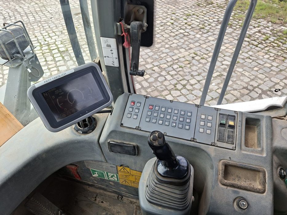 Ładowarka kołowa liebherr 566 2+2