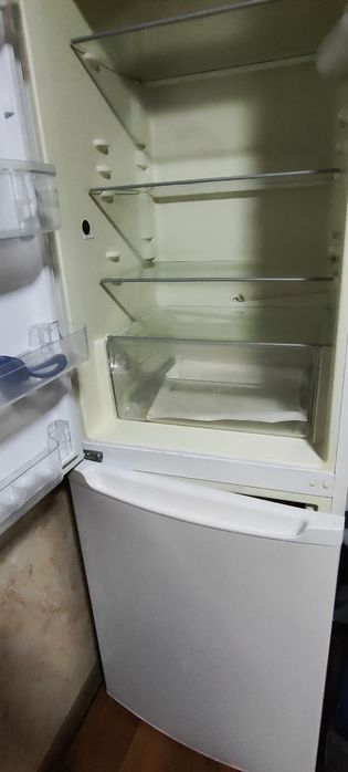 Холодильник Whirlpool