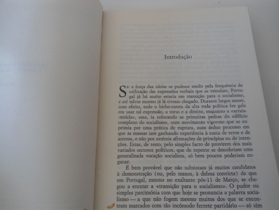 O Socialismo, A Transição e o Caso Português - João Martins Pereira