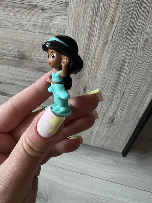 Kinder Niespodzianka Jajo figurka Dżasminy
