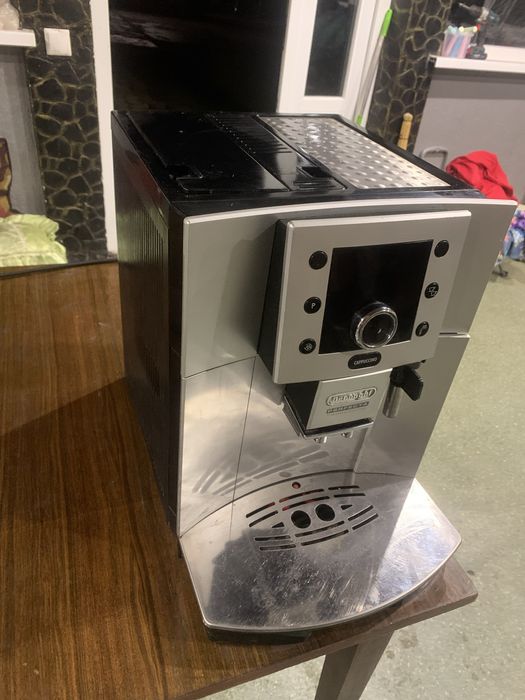 Продам Кофемашину DeLonghi