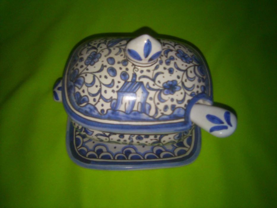 varias louças para desocupar