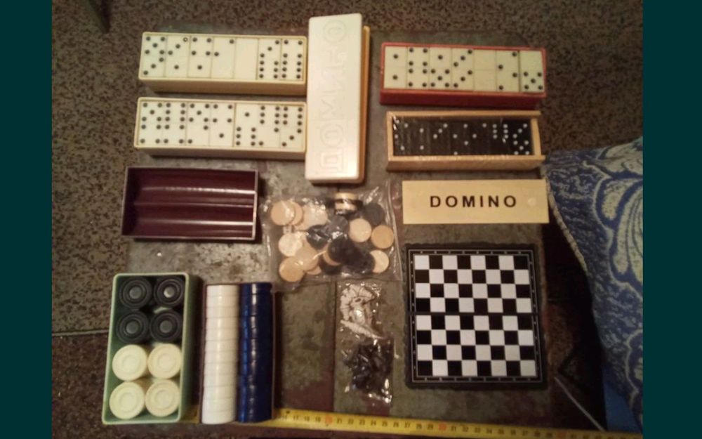 Массажор, ног, спины , головы, бедра , эспандер .