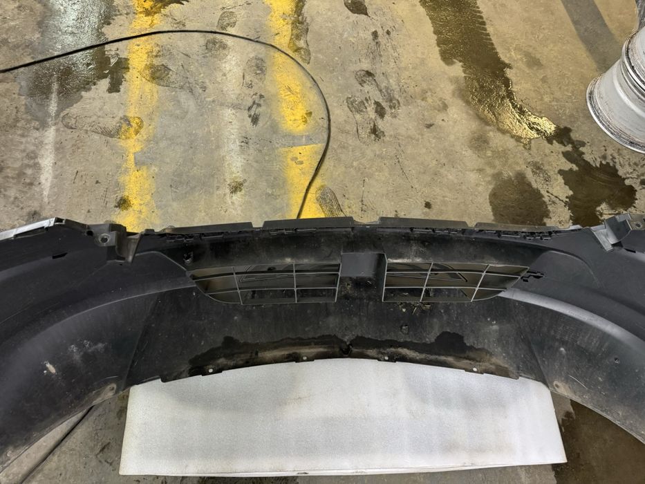 Бампер передній Mercedes Sprinter 907-910