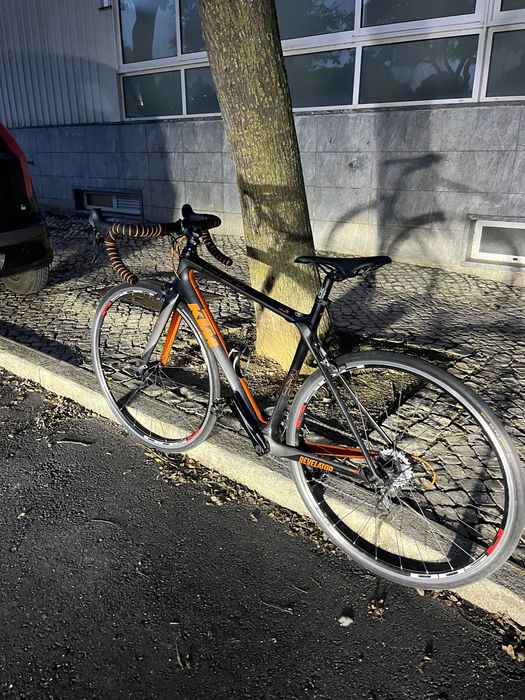 KTM Revelator em carbono, tamanho 52 (S), excelente estado