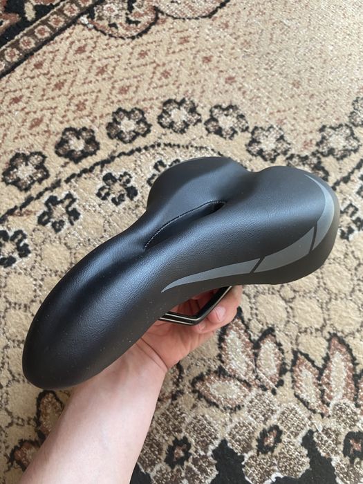 Сідло велосипедне