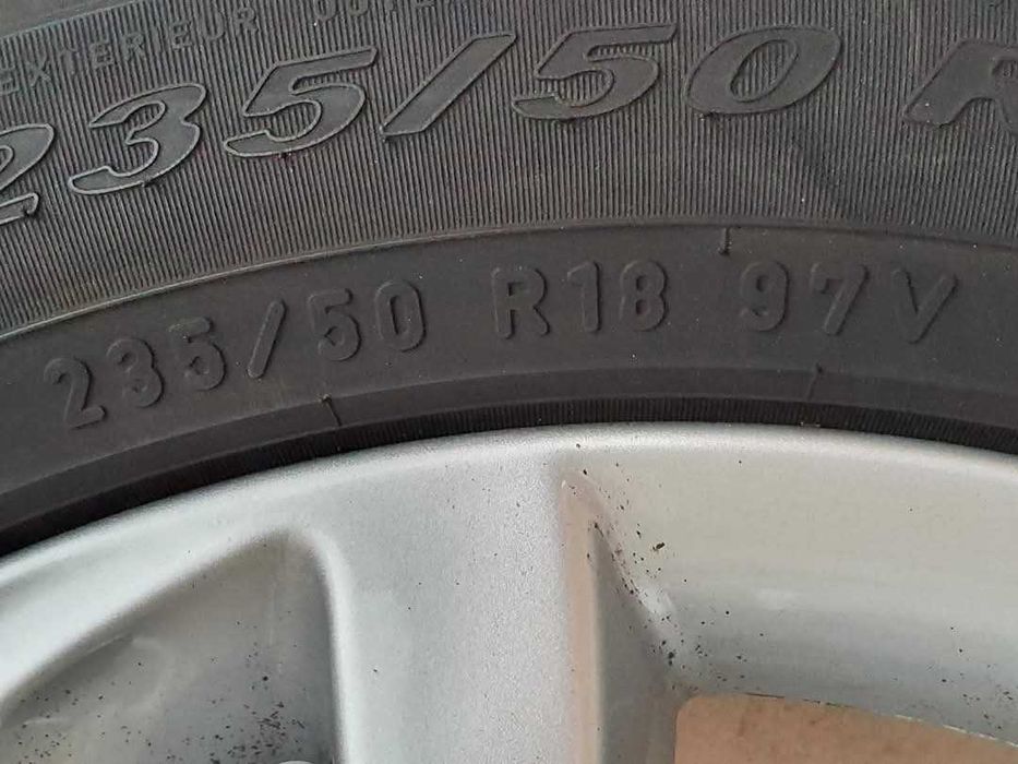 Pneus Pirelli com jante 18 Infiniti