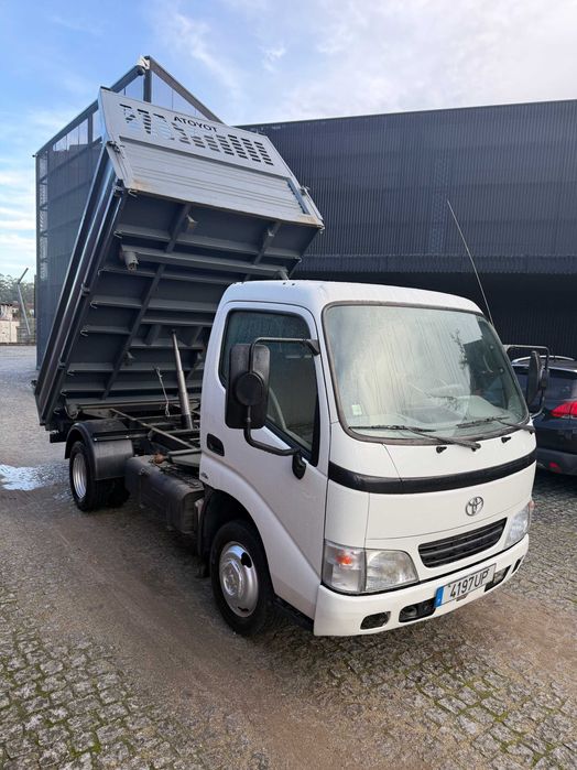 Carrinha toyota dyna tribasculante