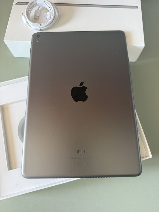 Apple iPad 10.2” 8a Geração 2020