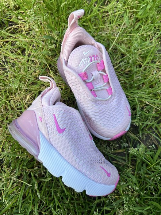 Кросівки Nike Air Max 270