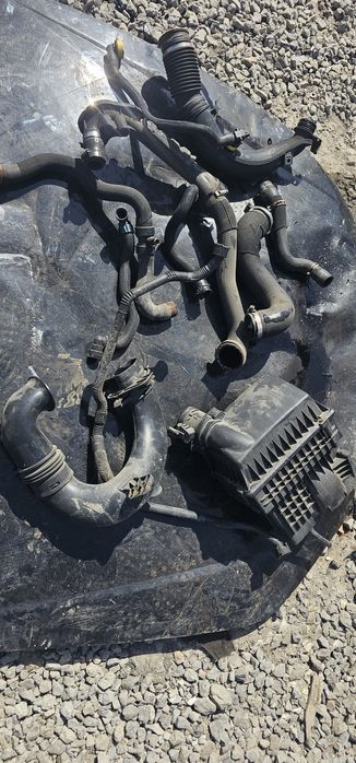 Патрубок повітряного фільтра турбіни інтеркуллера пежо 5008 2.0hdi