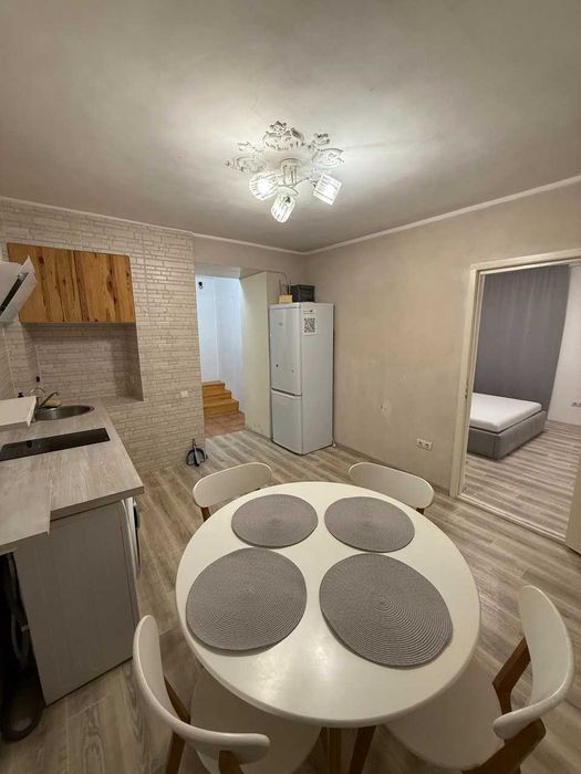 Сдам длительно 2 ком Центр Старосенная пл