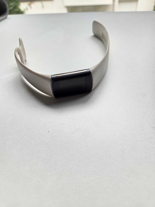Sprzedam Fitbit Charge 5