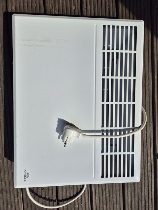 3 kompletne grzejniki z termostatem, moc:1250W