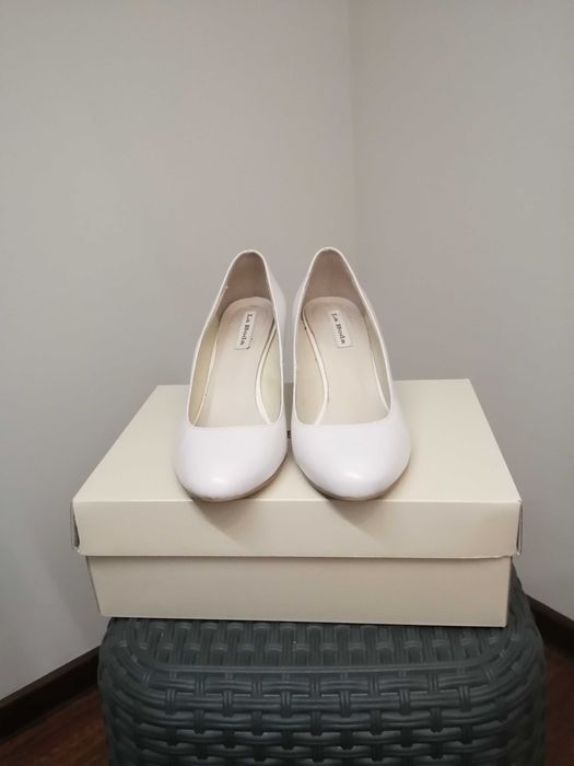 klasyczne/ Buty ślubne/ białe/ skórzane/ LaBoda