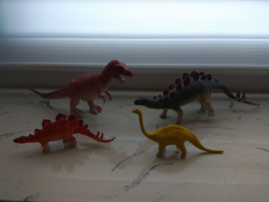 Zabawki dinozaury + Nemo