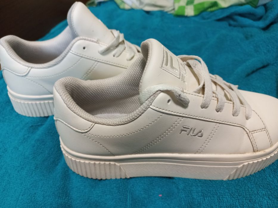 Продам кросівки. Фірма FILA