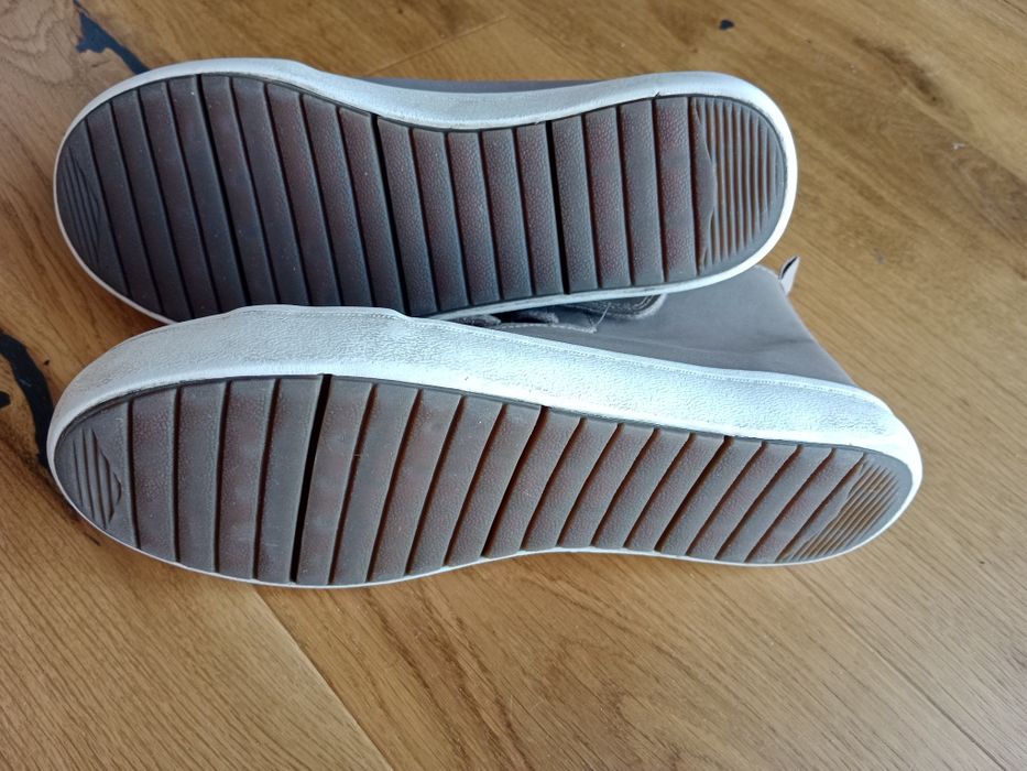 Buty trampki wysokie ocieplane na rzep brązowe beżowe HM rozm. 35