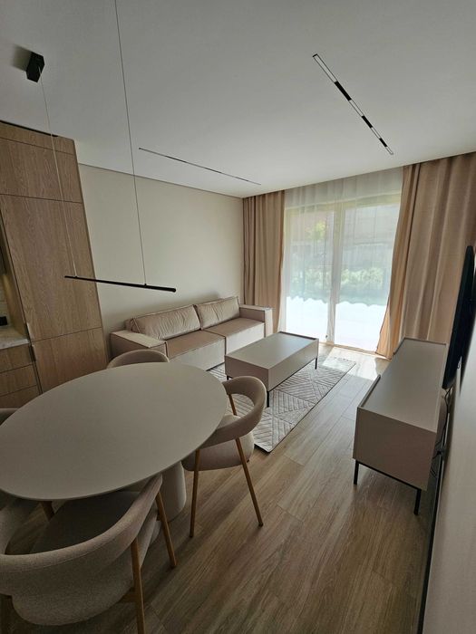 Luksusowy NOWY apartament z ogródkiem nad morzem Rok budowy 2025