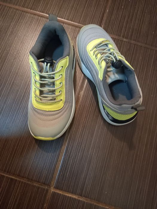 Кросівки (кросовки)