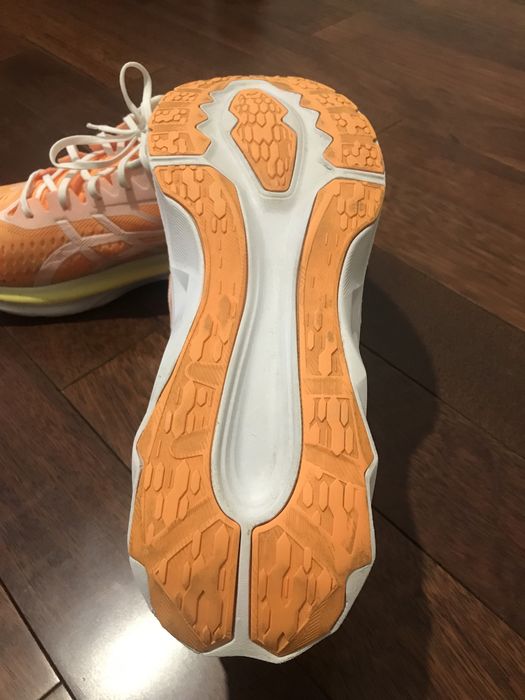 Asics NOVABLAST orange