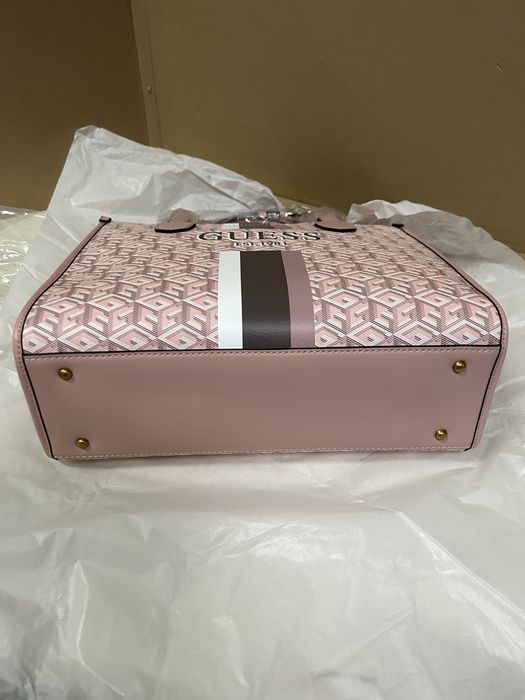 Mala de senhora Guess