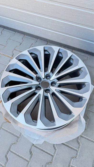 Оригінальний легкосплавний диск Audi e-tron R21 9.5J ET36 5x112