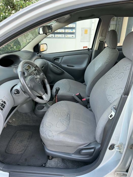 Toyota Yaris 2000