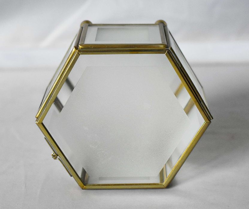 Szklana szkatułka puzderko na biżuterie