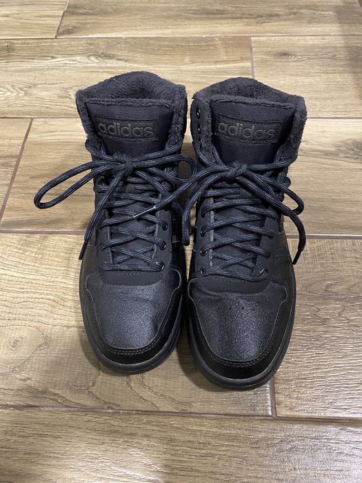 Утеплені кросівки ADIDAS HOOPS 2.0 MID 40 розмip