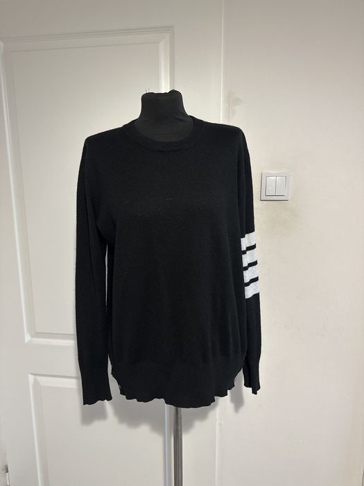 Sweter damski czarny