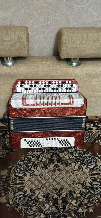 Малий баян (зменшений)Кіровський на 80басів.