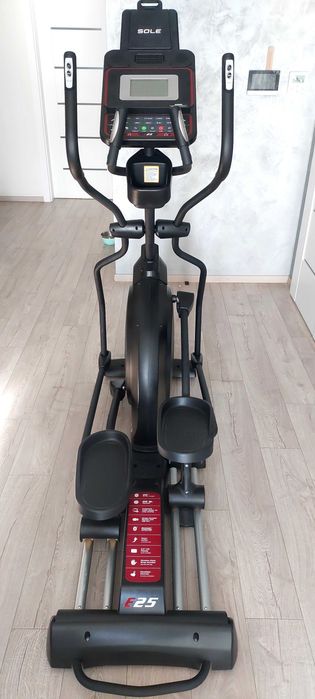Orbitrek model SOLE E25