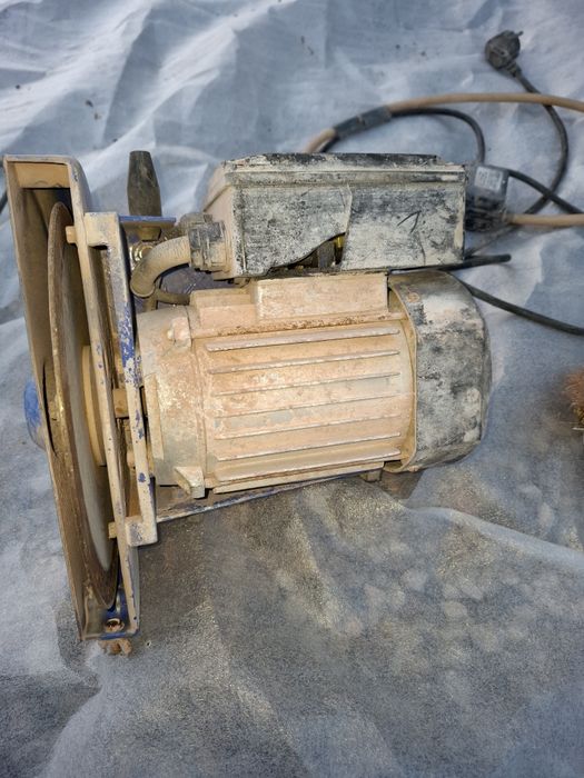 Silniki do cięcia glazury.