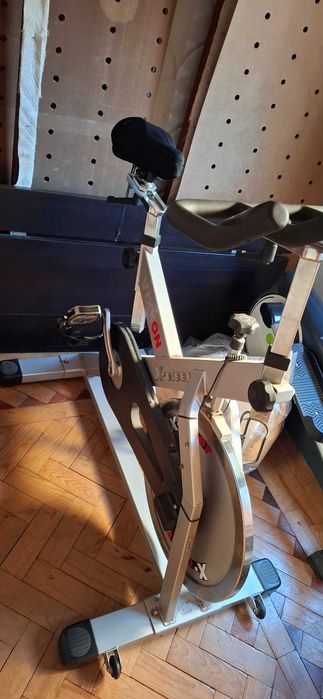 Bicicleta de Spinning, usada mas a funcionar bem.