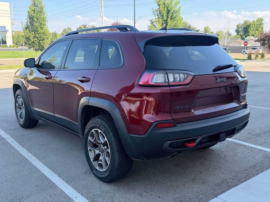 Jeep Cherokee Trailhawk      2021