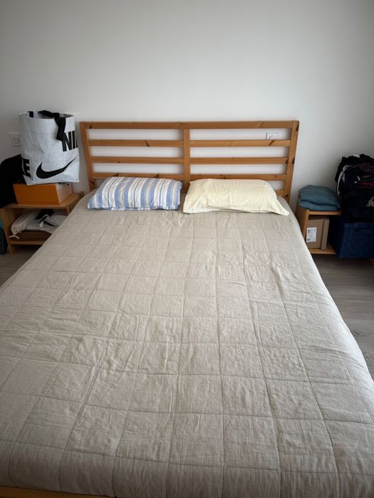 Estrutura cama TARVA, 2 mesas cabeceira e comida