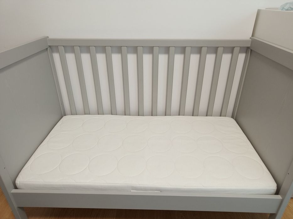 Łóżeczko dziecięce szare Ikea sundvik 60x120 plus materac jattetrott