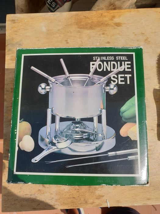 Fondue novo na caixa