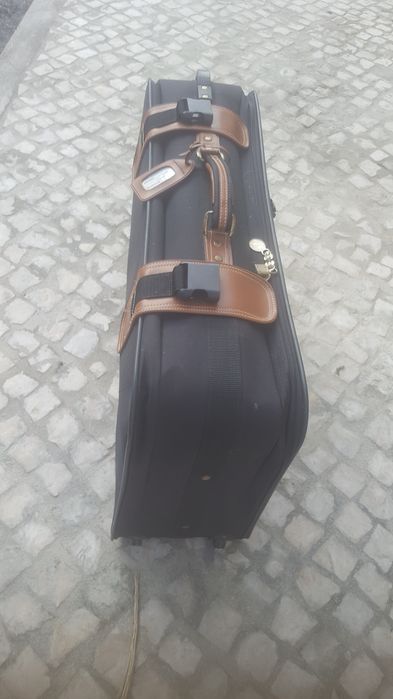 Mala de viagem  grande  como  nova