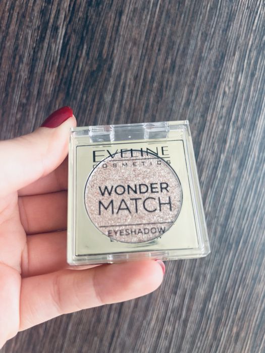 Cien do powiek brokatowy eveline wonder match